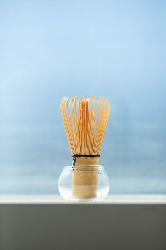 ORIGAMI Glass Matcha Whisk Stand