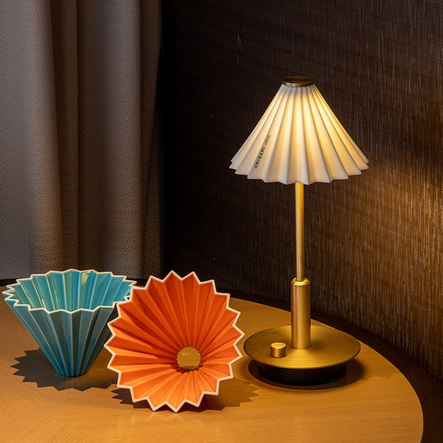 ORIGAMI Lamp Portable Brass – LOIS the Store ORIGAMI Lamp Portable Brass – LOIS the Store