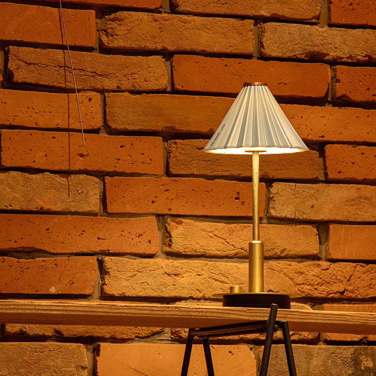 ORIGAMI Lamp Portable Brass – LOIS the Store ORIGAMI Lamp Portable Brass – LOIS the Store